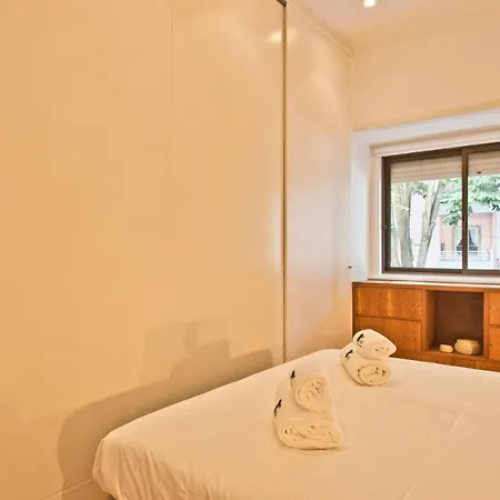 Bmyguest - Campo Pequeno Terrace شقة